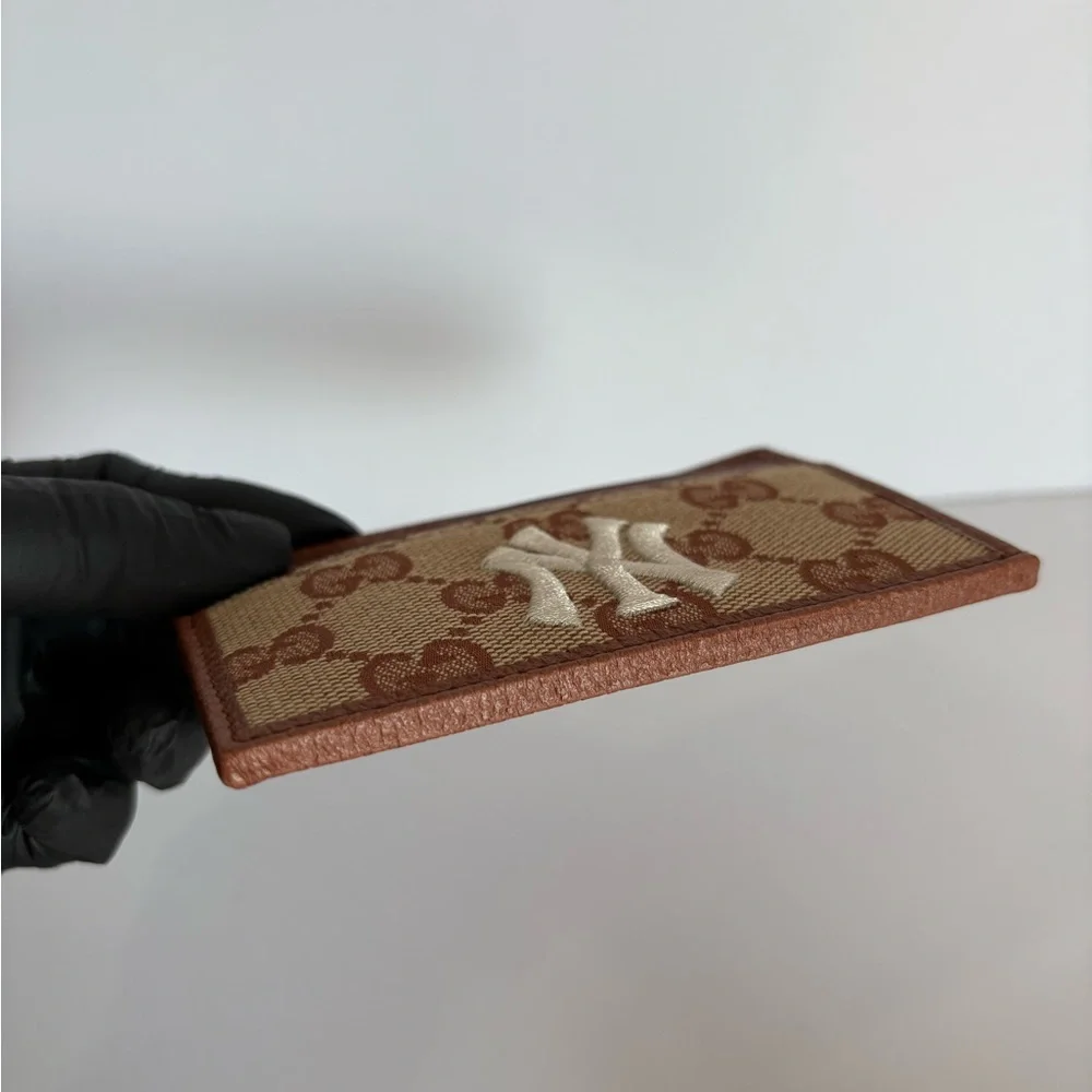 ⚾️ NWT Gucci MLB New York Yankees™ GG Supreme Card Case